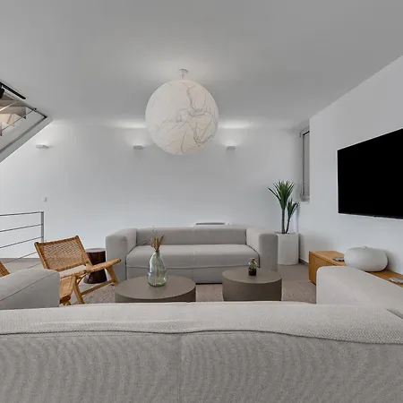 Vista Divina - Semi Detached By Irundo Zavala