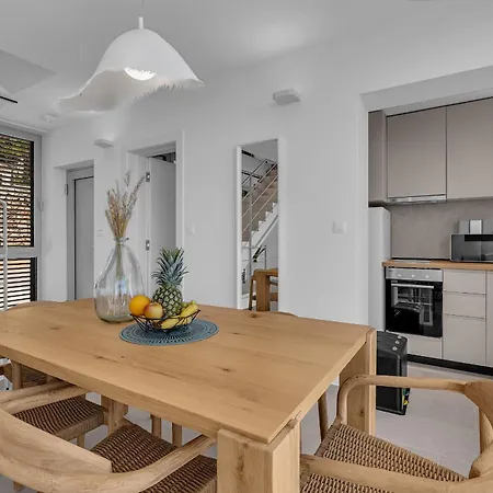 Vista Divina - Semi Detached By Irundo *