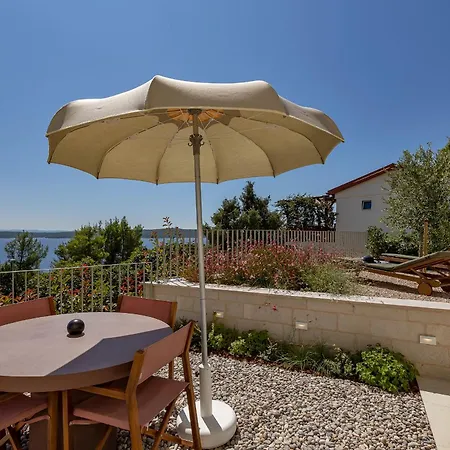 Vista Divina - Semi Detached By Irundo *