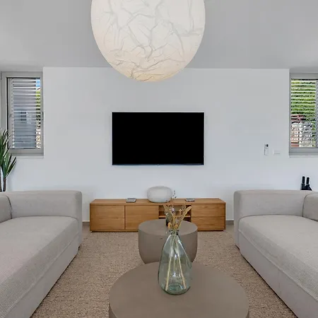 Vista Divina - Semi Detached By Irundo *